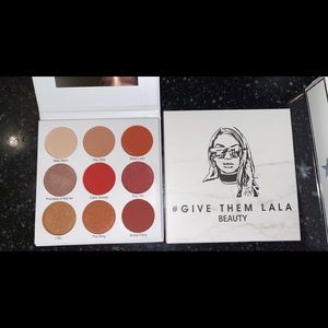 #GIVETHEMLALA eyeshadow pallet